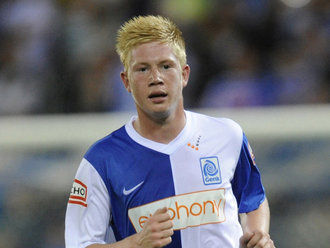 雄鹿客场连胜 内线统治力显现