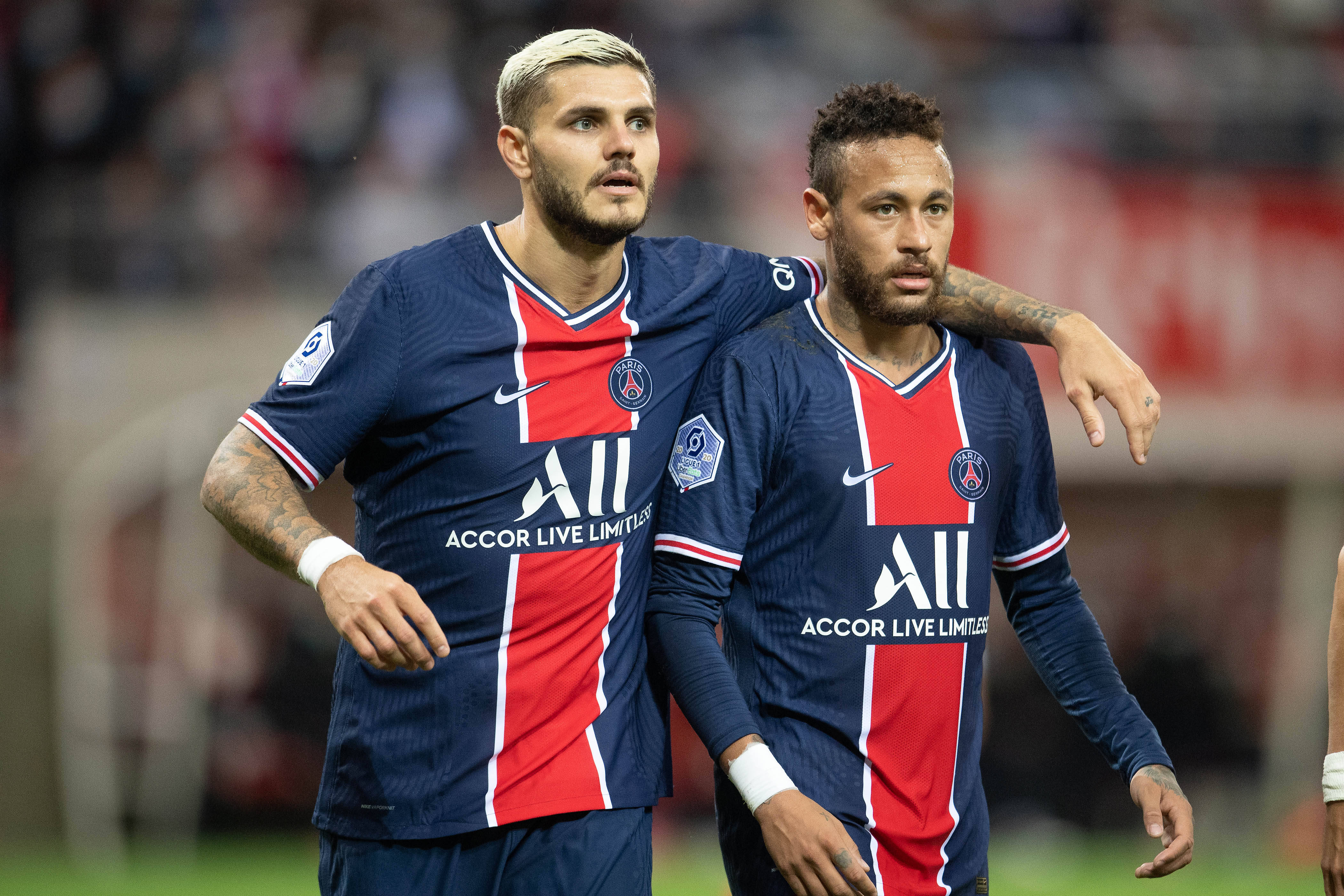 欧冠：巴萨上半场2球领先，曼城追平