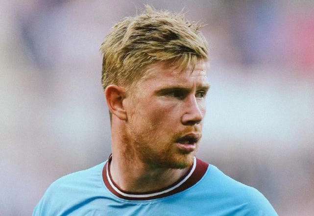 内维尔：哲凯赖什整场比赛毫无作用，他需要努力做得更多