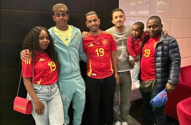 《战锤40K战争黎明4》CG预告 展示兽人阵营